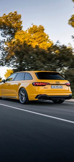 奥迪 RS4  高清手机竖屏壁纸