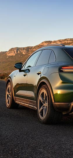 保时捷 Macan 4s 高清手机竖屏壁纸