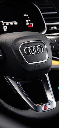 奥迪 Q8 55 tfsi quattro s line 高清手机竖屏壁纸