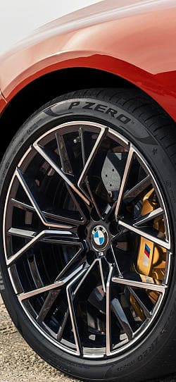 宝马 M8 competition cabrio 高清手机竖屏壁纸