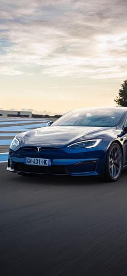 特斯拉 Model S  高清手机竖屏壁纸