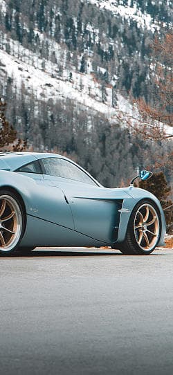 帕加尼 Huayra codalunga 高清手机竖屏壁纸