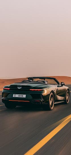 宾利 Batur Convertible 高清手机竖屏壁纸