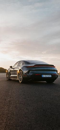 保时捷 Taycan turbo gt 高清手机竖屏壁纸