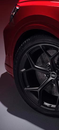 奥迪 RS Q8 performance 高清手机竖屏壁纸