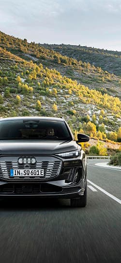 奥迪 SQ6 e-tron 高清手机竖屏壁纸
