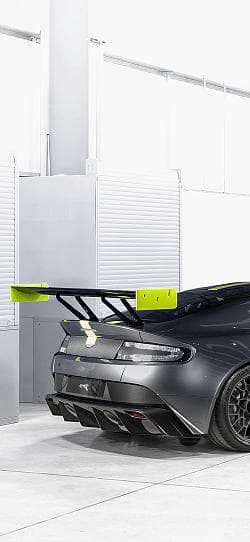 阿斯顿·马丁 Rapide amr 高清手机竖屏壁纸