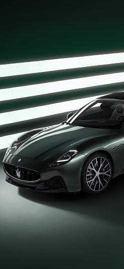 玛莎拉蒂 GranCabrio 490-CV 高清手机竖屏壁纸