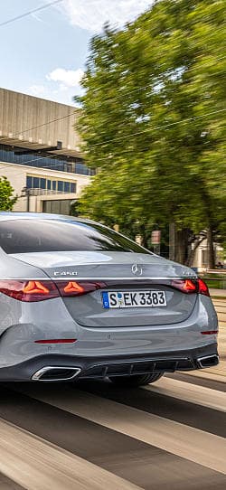 奔驰 E级 450 4matic amg line 高清手机竖屏壁纸
