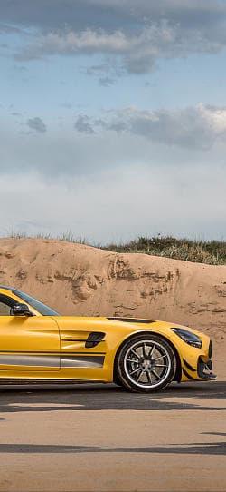 奔驰 AMG GT r pro 高清手机竖屏壁纸