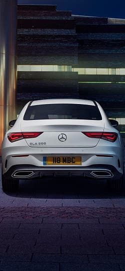 奔驰 GLA 200 amg line 高清手机竖屏壁纸