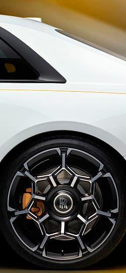 劳斯莱斯 古斯特 BLACK BADGE SERIES II 高清手机竖屏壁纸