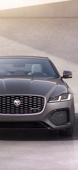 捷豹 XF p300_awd_r-dynamic 高清手机竖屏壁纸