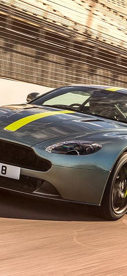 阿斯顿·马丁 Vantage amr 高清全屏壁纸